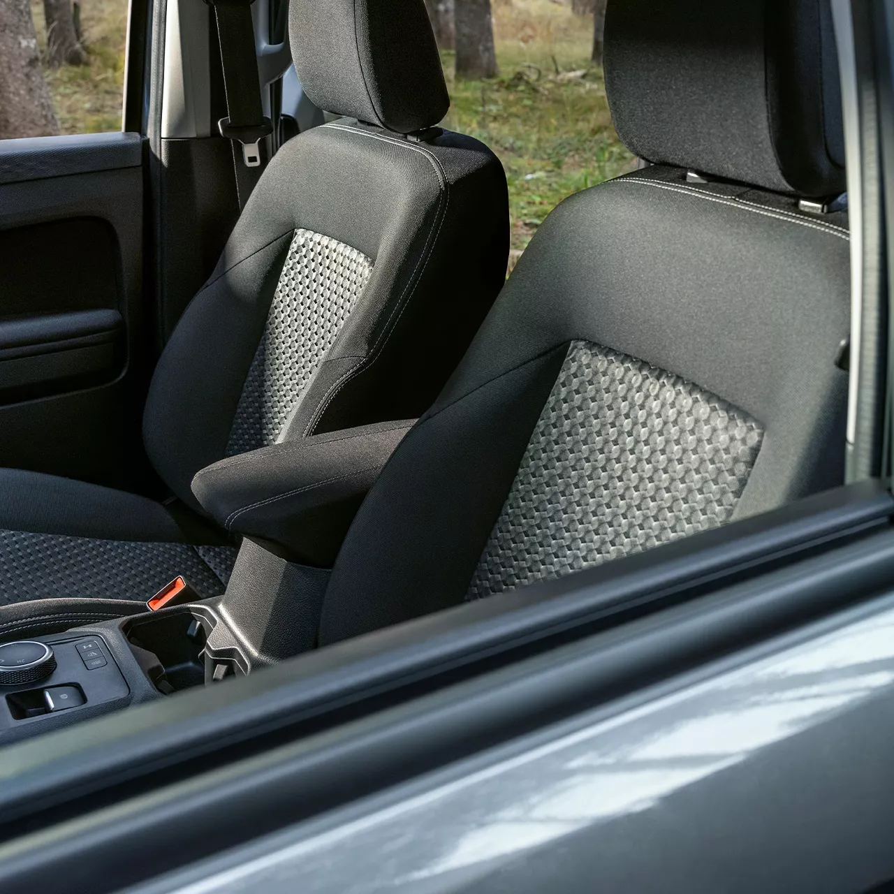 Os bancos dianteiros do VW Amarok.