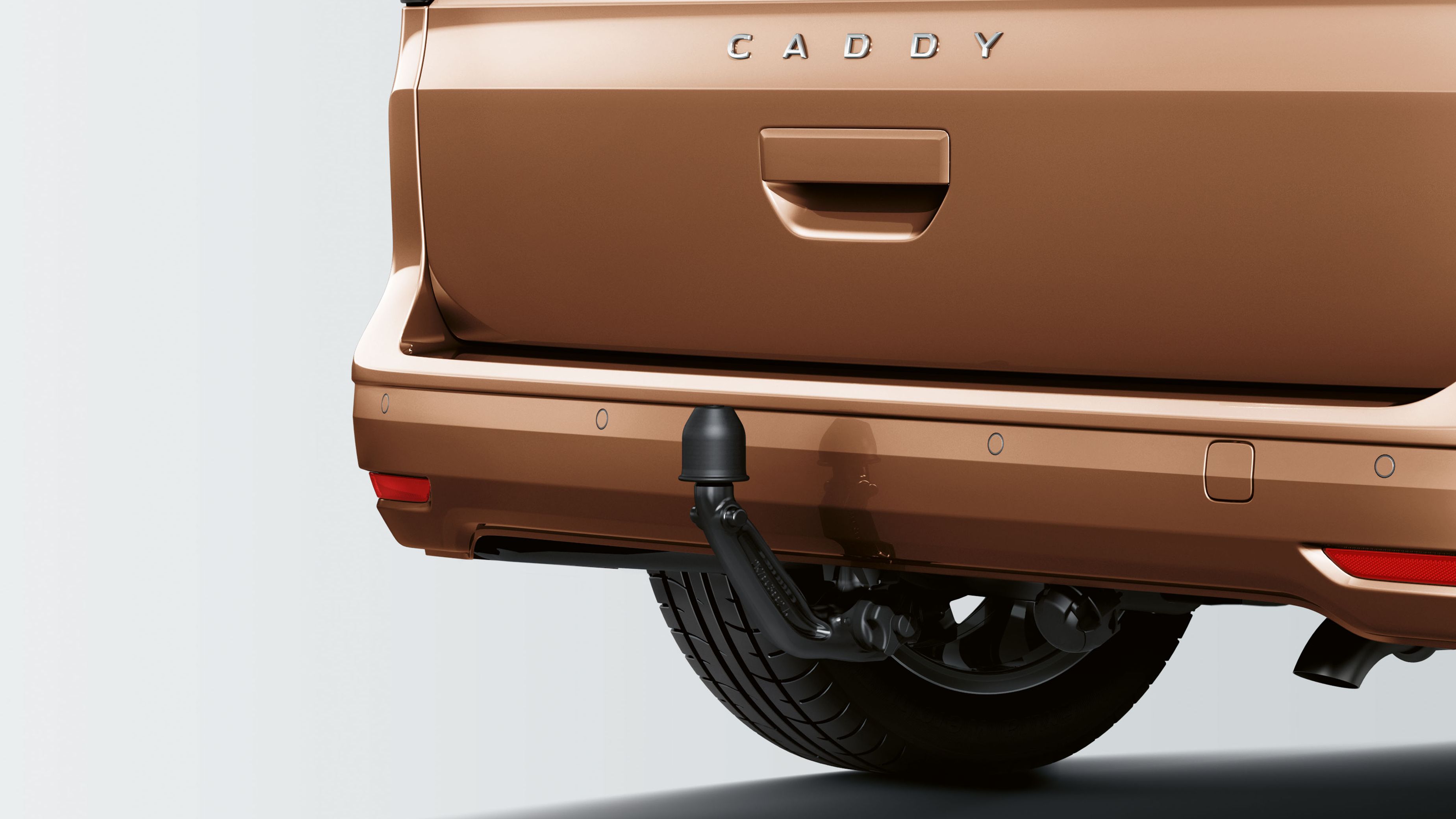 Die Anhängerkupplung eines VW Caddy ist zu sehen.