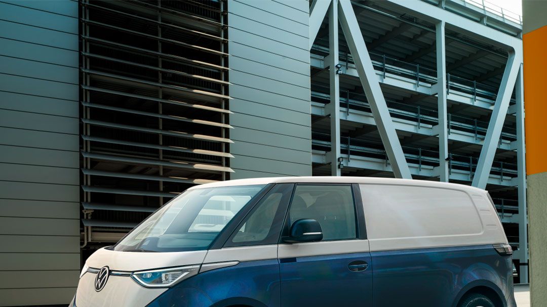 Logótipo Volkswagen estampando na traseira do ID.Buzz