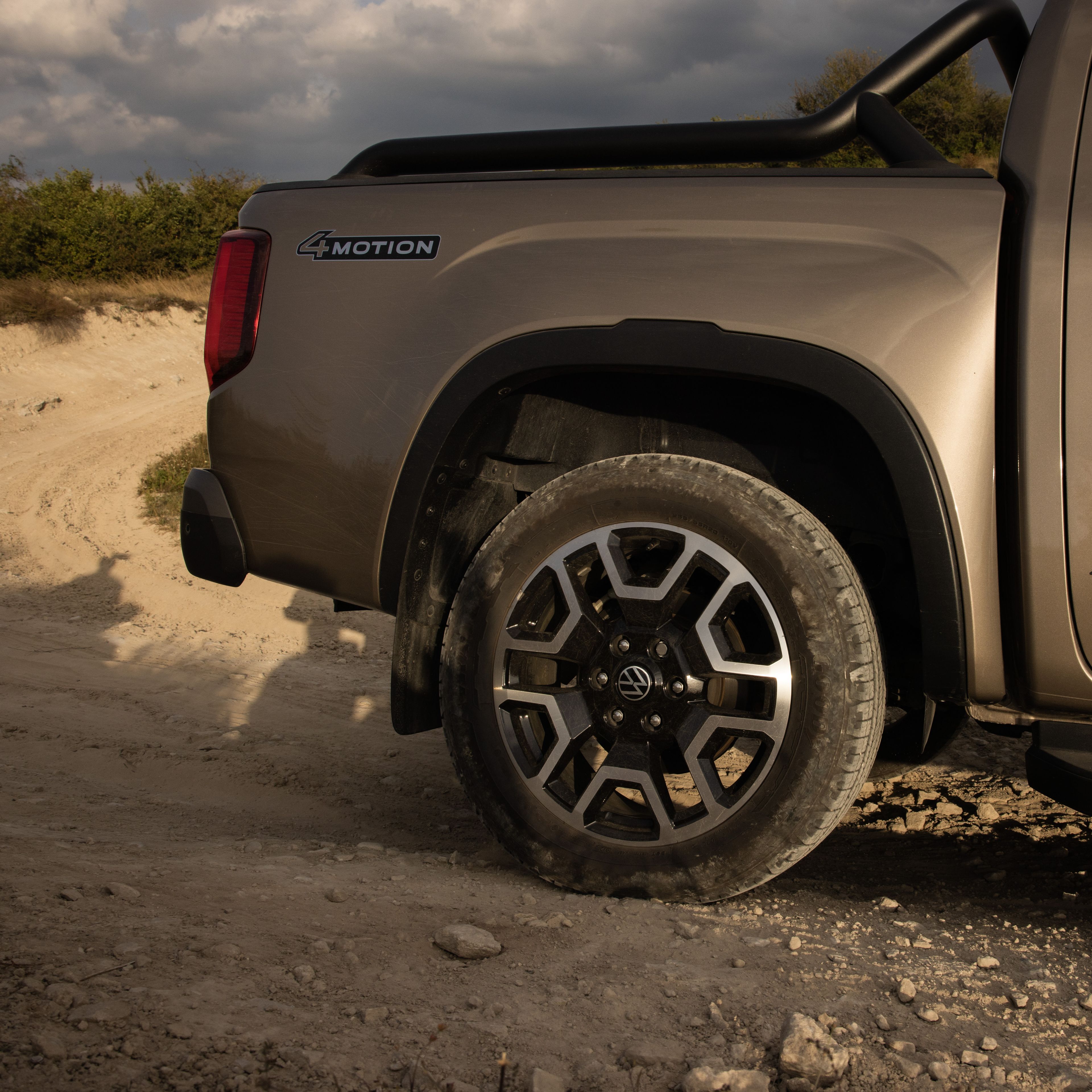 VW Amarok, mostra jante da roda traseira