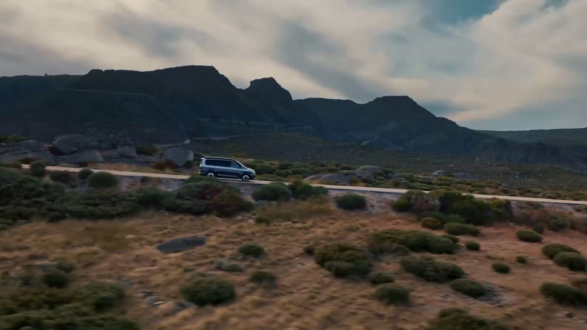 Preview vídeo de animação da utilização versátil do interior de uma VW California