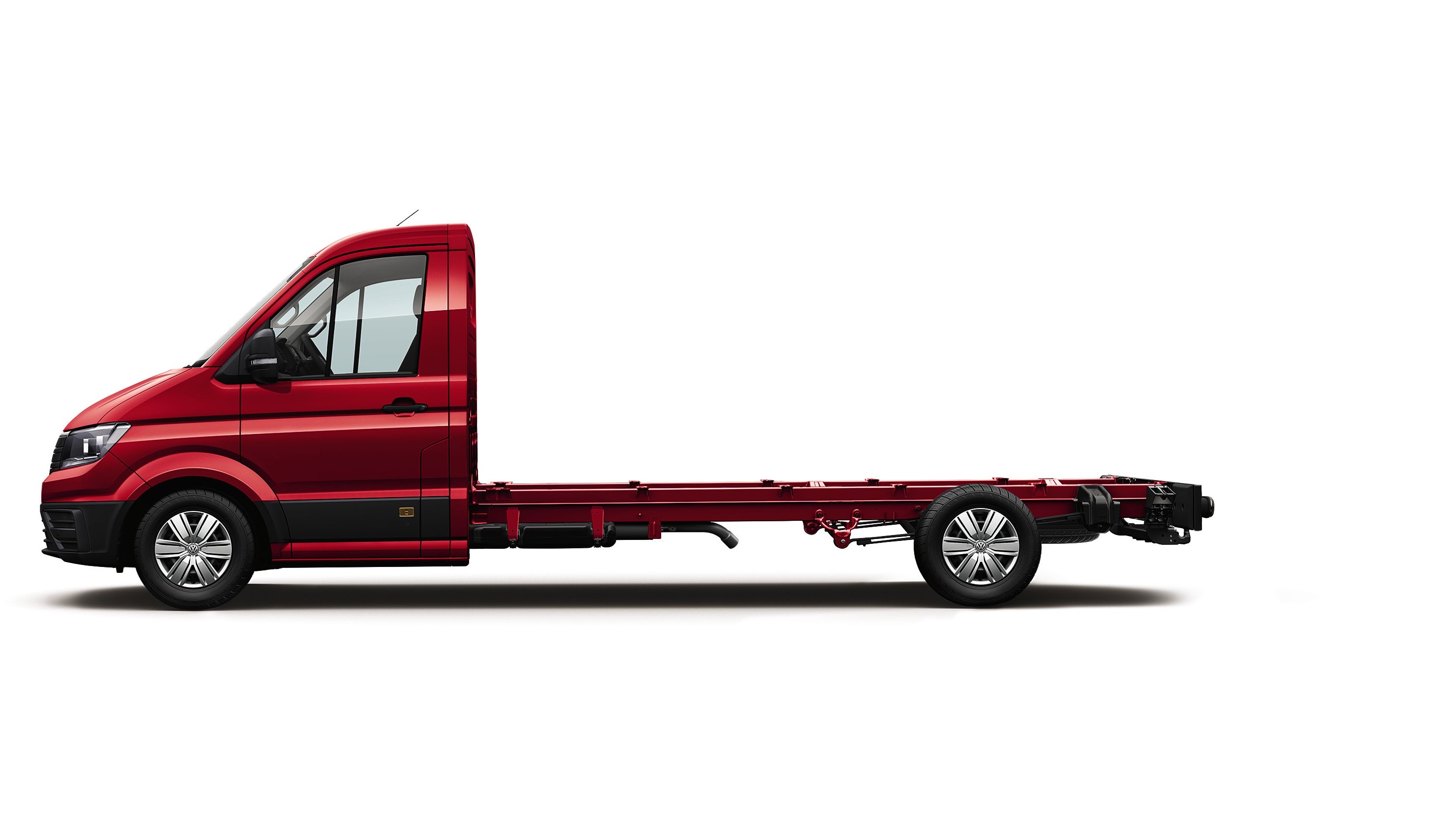 Uma Volkswagen Crafter Chassis vermelha com distância longa entre eixos e cabina simples