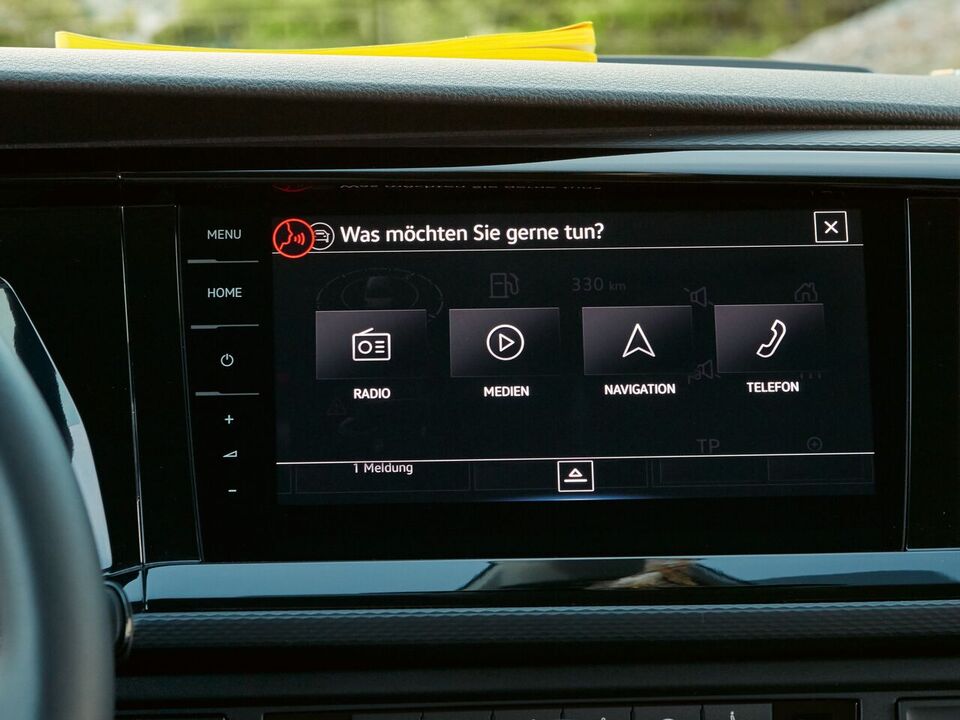 A ativação por voz do sistema de navegação "Discover Pro" da Volkswagen.