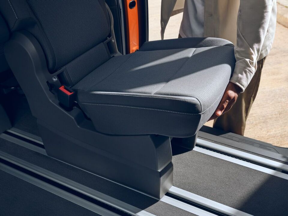 Die flexiblen Einzelsitze des neuen VW Multivan T7 2021.