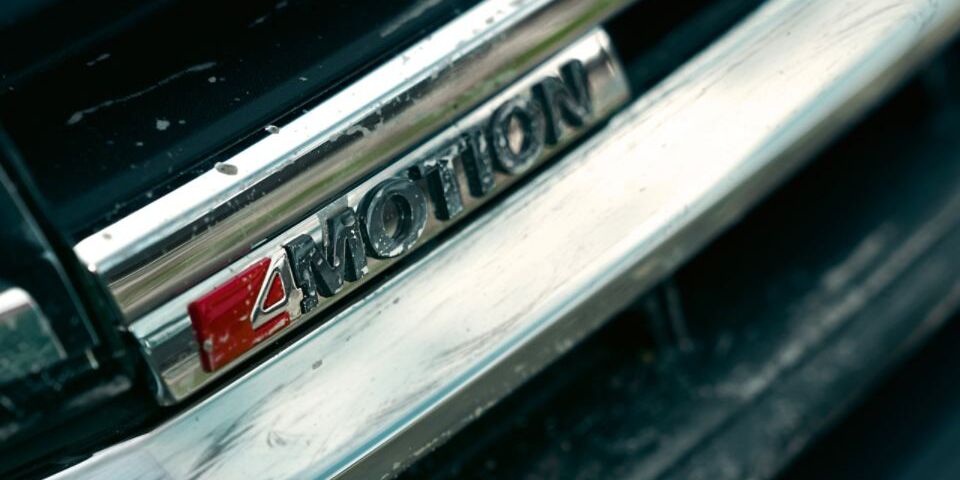 O logo 4MOTION pode ser visto no VW Transporter 6.1. 