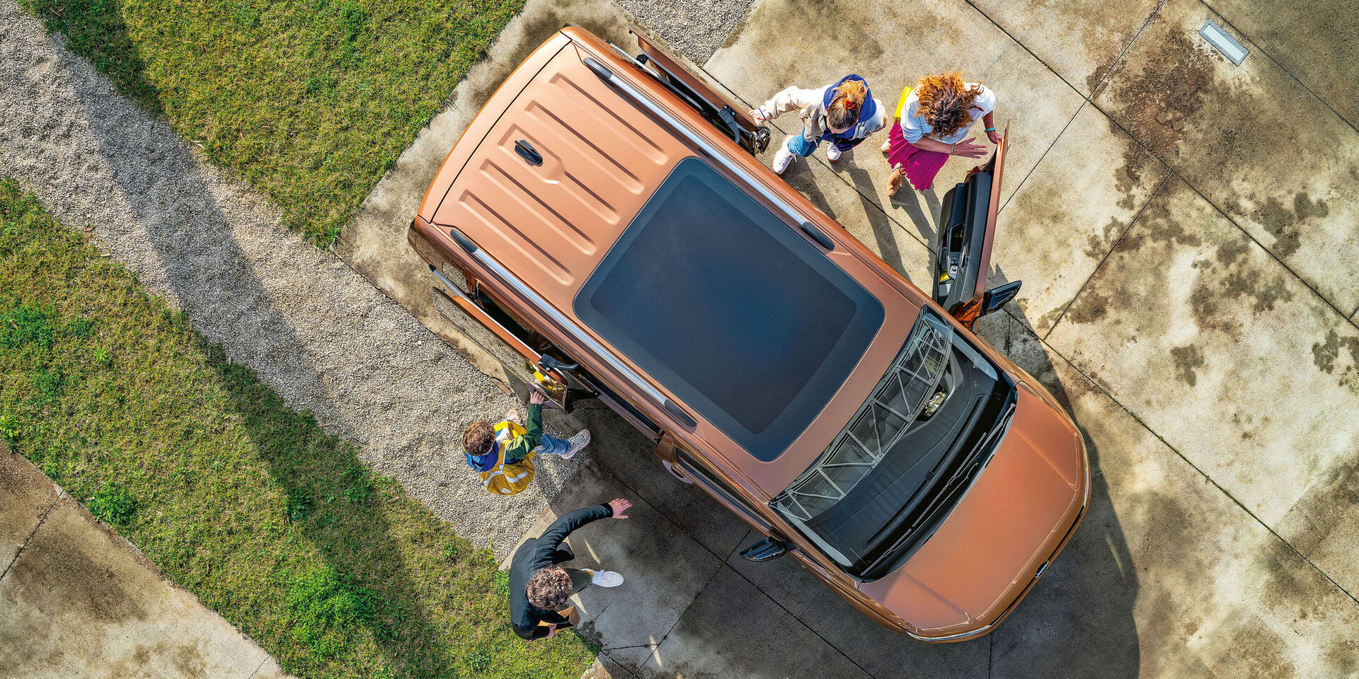O novo Caddy VW com telhado panorâmico de vidro