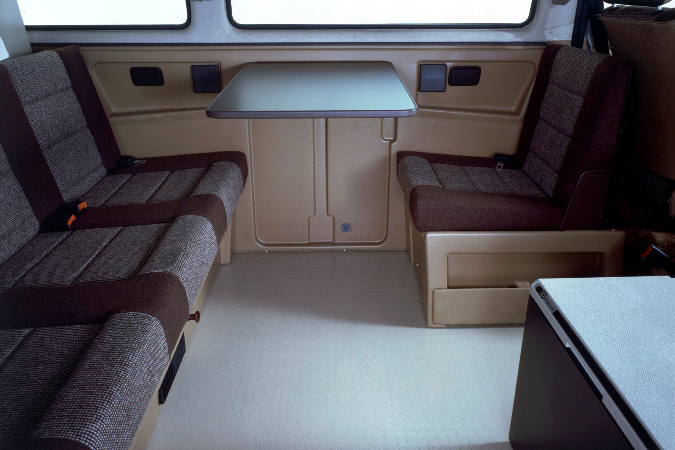 Interior da VW Multivan clássica.