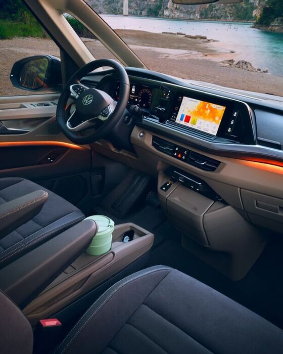 Das Ambiente Light im Cockpit des VW Multivan Energetic T7 2021.