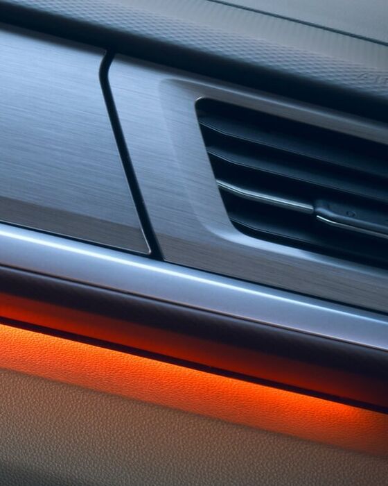 Grande plano das Ranhuras de ventilação com friso decorativo da nova Multivan da Volkswagen.