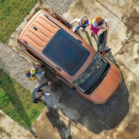 O novo Caddy VW com telhado panorâmico de vidro