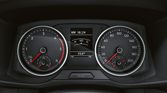 O visor do indicador multifunções da Volkswagen Veículos Comerciais ao detalhe.
