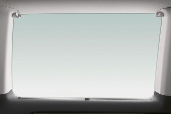 Uma janela com vidros antitérmicos da carrinha comercial Caravelle 6.1